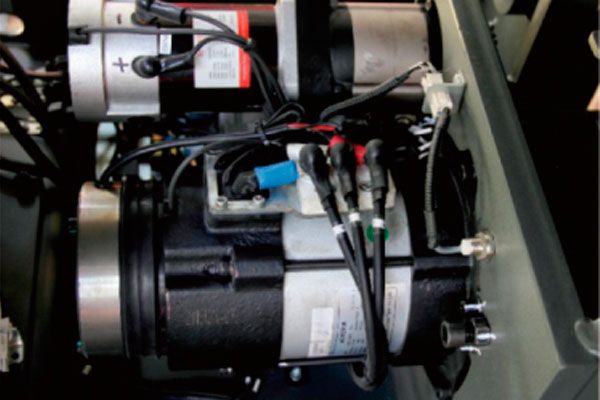 Transpaleta eléctrica 2.000-2.500Kg. con plataforma Noblelift PT20/25N - Imagen 6