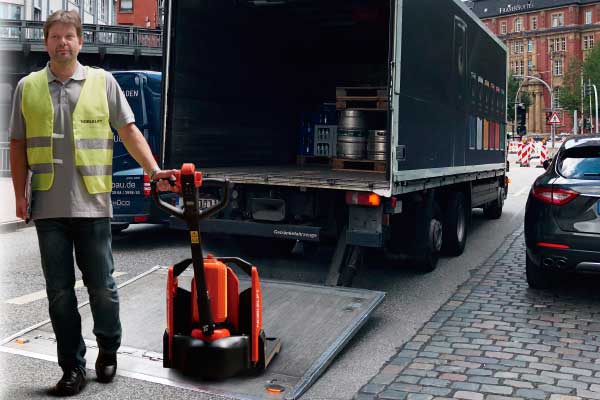 Transpaleta eléctrica 2.000Kg. Noblelift PTE20N - Imagen 6