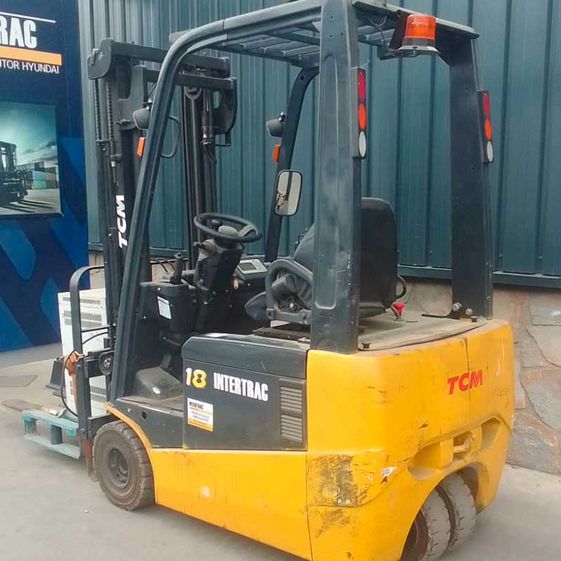 Electrica 1800kg | Mástil tríplex 4750mm TCM