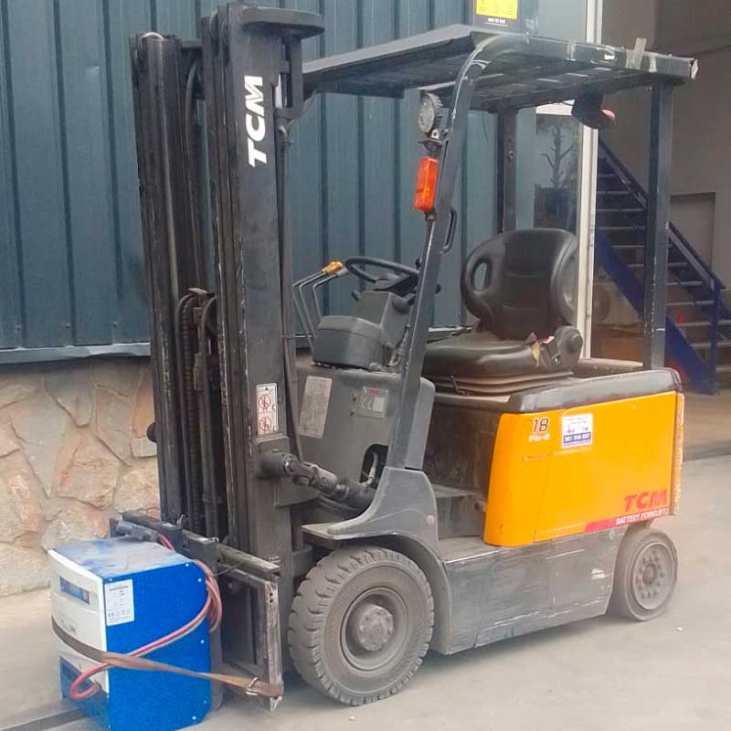 Electrica 1800kg | Mástil tríplex 4800mm TCM - Imagen 2