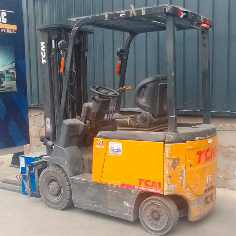 Electrica 1800kg | Mástil tríplex 4800mm TCM