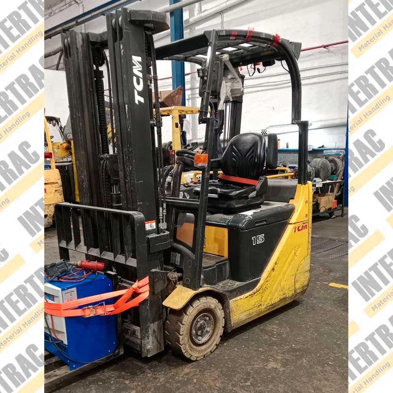 Electrica 1800kg | Mástil tríplex 4800mm TCM