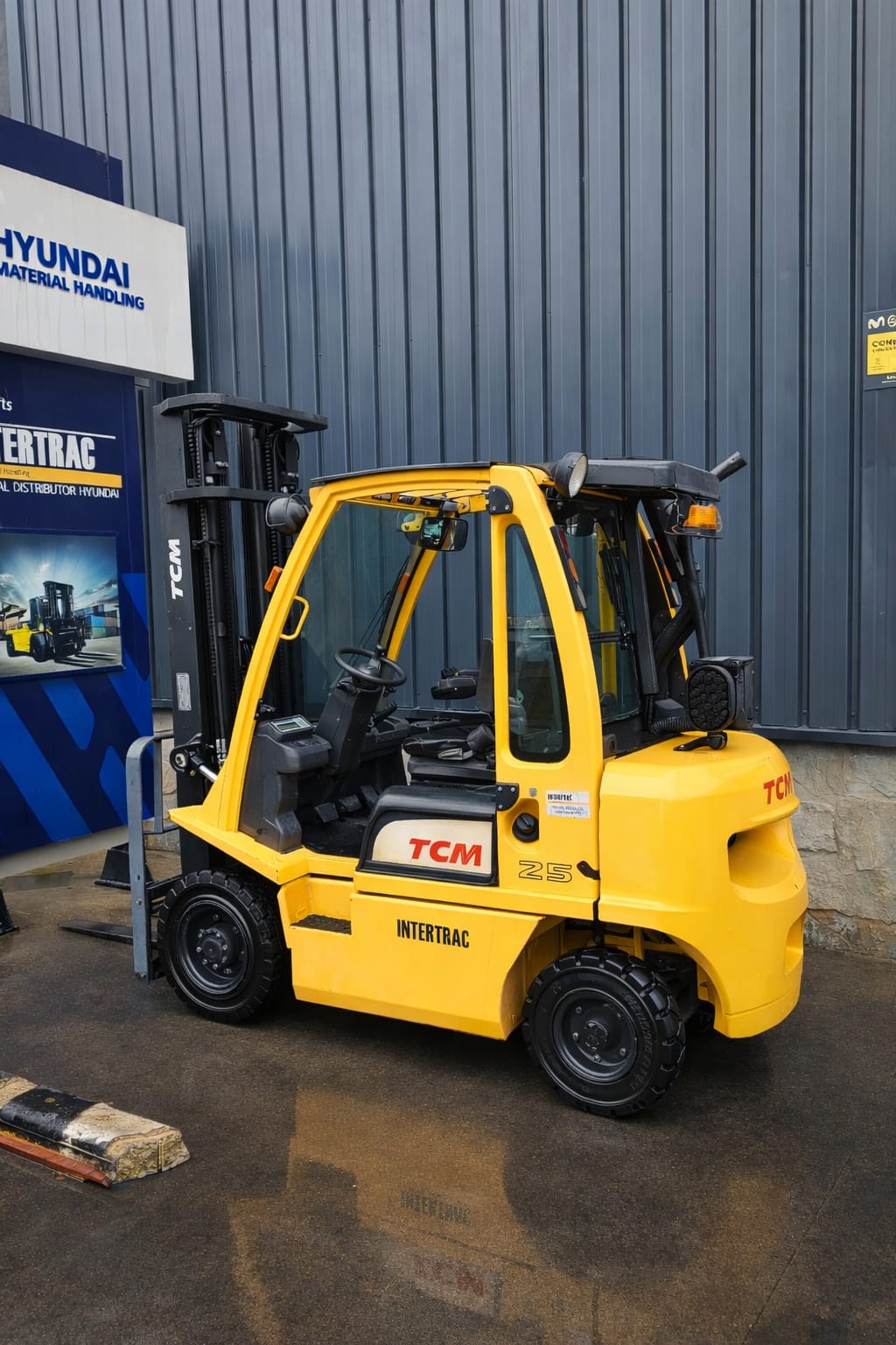 Electrica 2500kg | Mástil tríplex 6000mm TCM